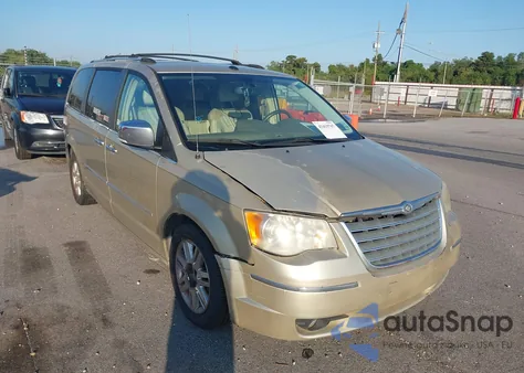 2010 Chrysler Town & Country New Limited из США, поврежденный, VIN 2A4RR7DX6AR321958